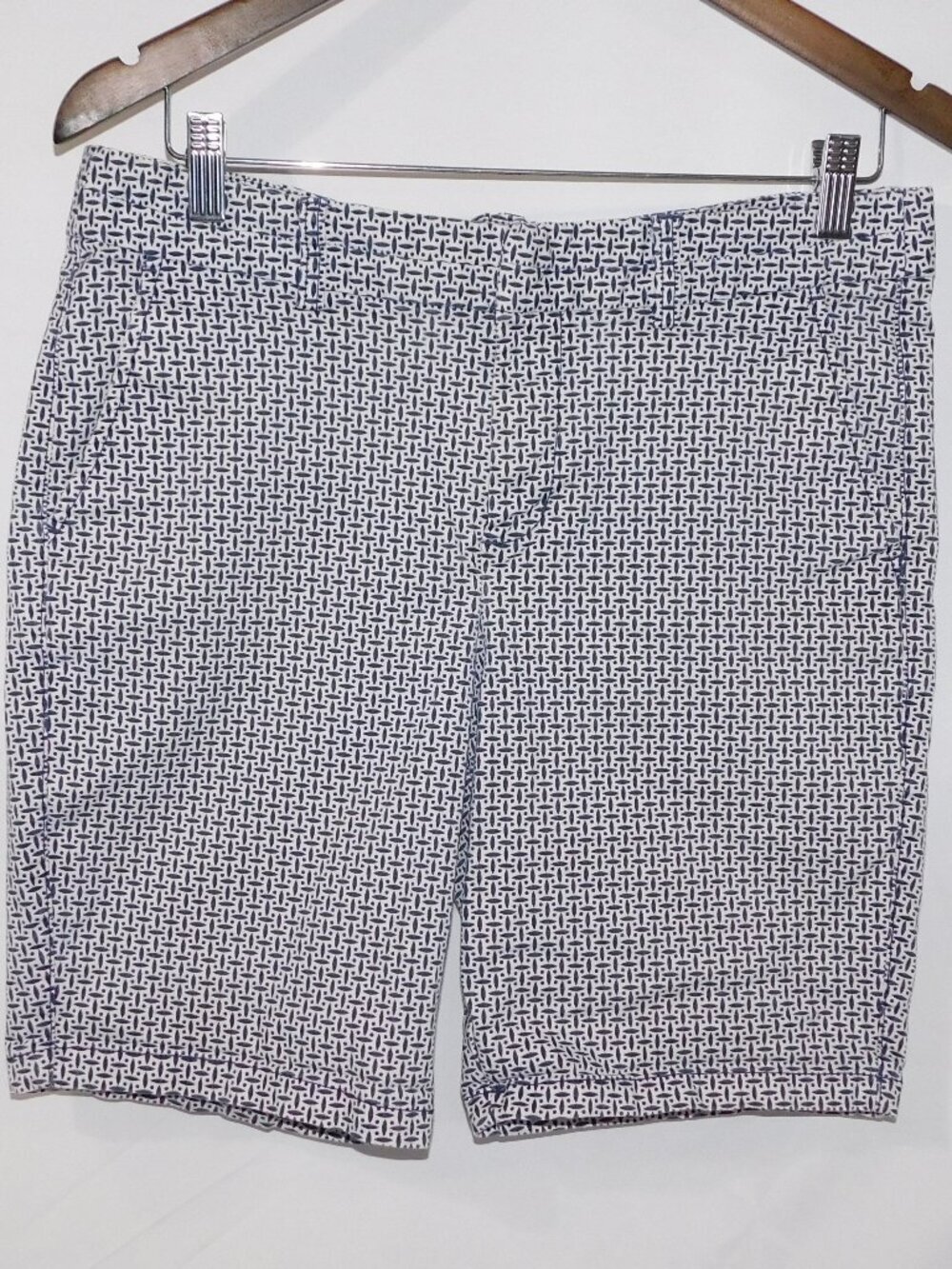 Khakis by GAP City 9 Inch Bermuda Shorts Blue White Pattern Womens 8 Flat Front